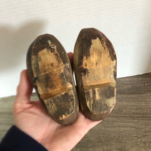 Vtg 1945 Hand Crafted Pair of Wooden Clogs - Picture 10 of 14